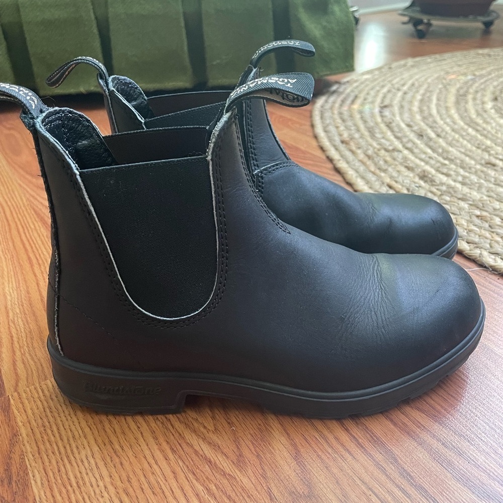 Women’s black Blundstone Boots Size US 8.5